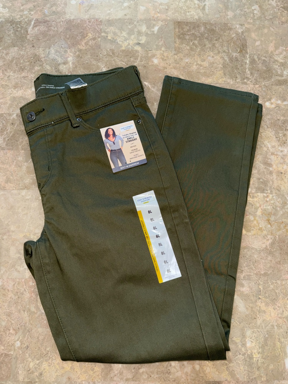 LEVI STRAUSS Totally Shaping Pull-On straight Jeans olive green size 8 LONG